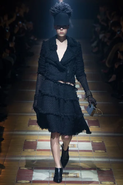 Look 2